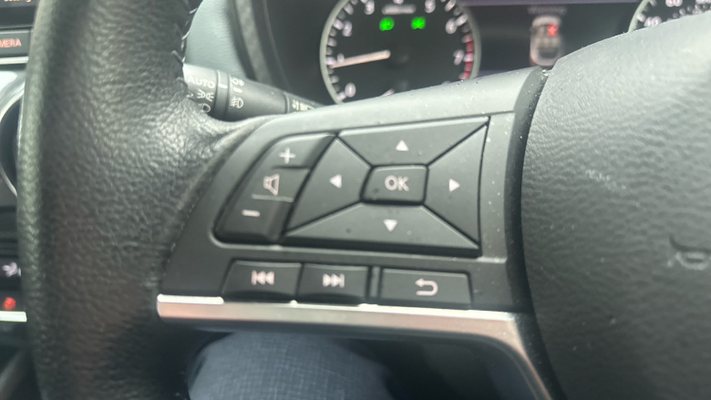 Nissan Juke 1.0 DiG-T N-Connecta 5dr Petrol Hatchback